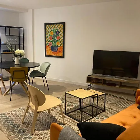 Estudio A Estrenar Totalmente Nuevo En Camelias. דירה
